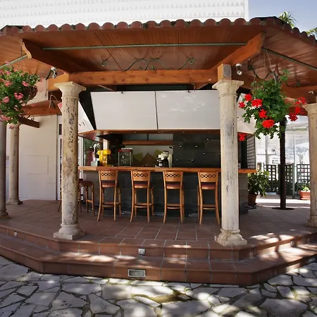 Ona Don Juan Hotel 4*